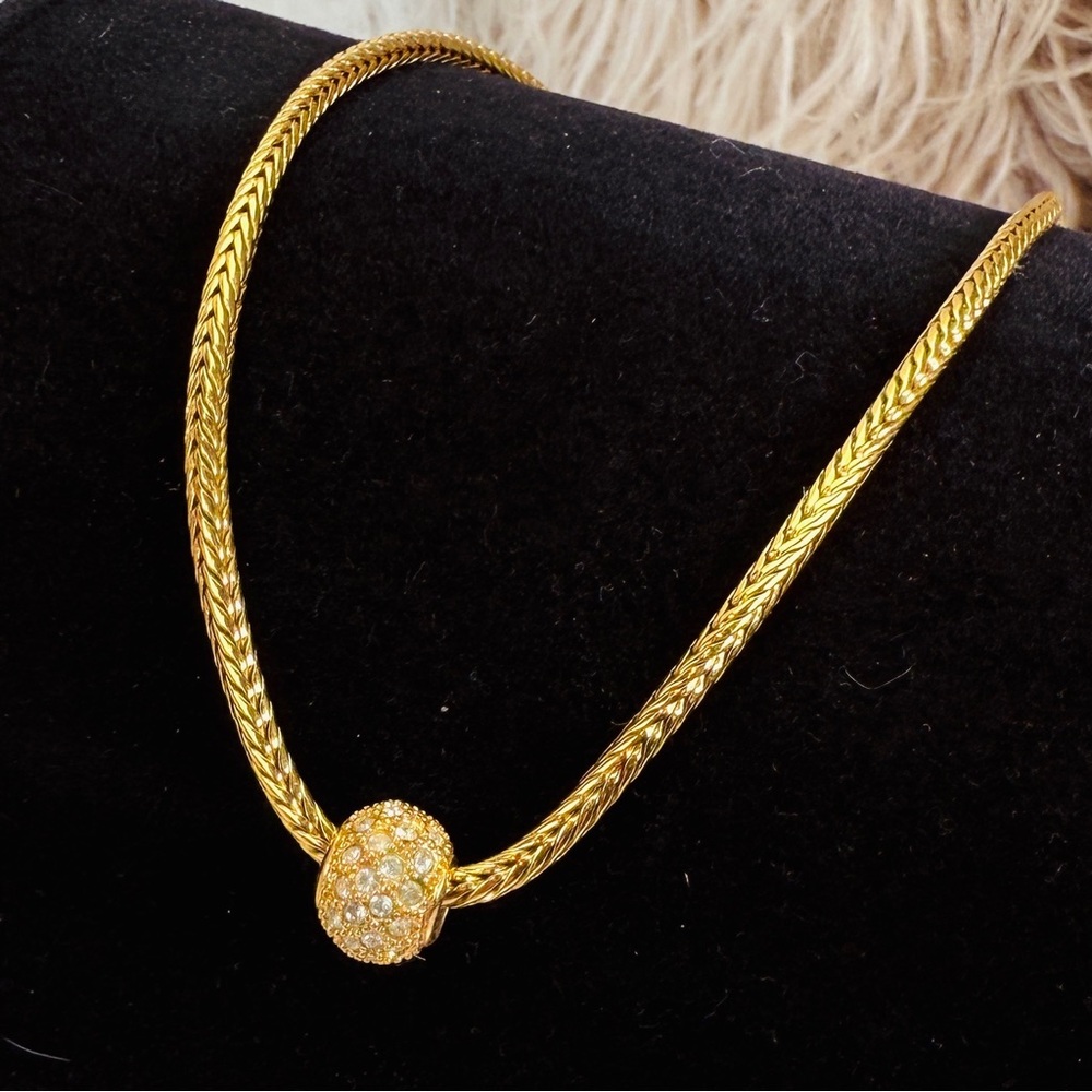 Elegant Goldtone Necklace with Crystal Accents - Picture 3 of 8